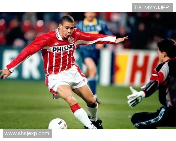 历届十大足球球星排名解析与历史影响力评估 历届十大足球球星排名解析与历史影响力评估