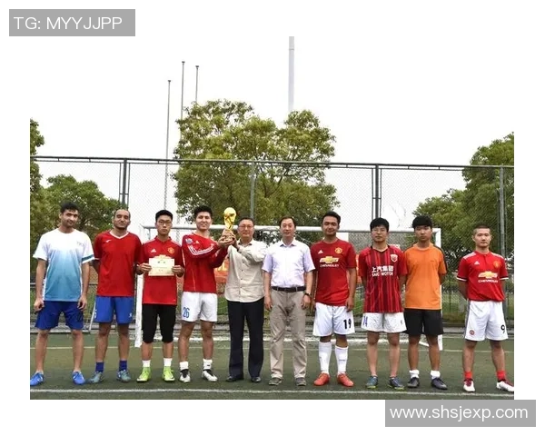 聚焦绿茵场巨星汤姆的奋斗历程与辉煌荣耀时刻